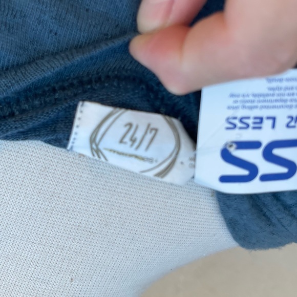 XS blueish grayish shirt with little buttons - Picture 6 of 11